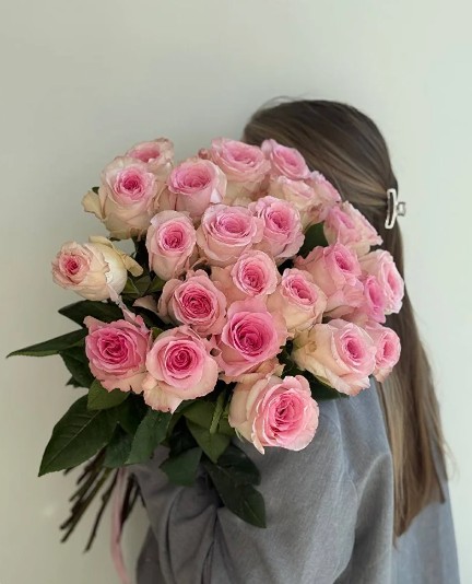 Букет из 25 розовых роз
