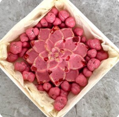 Фигурный шоколад "Цветок" с драже