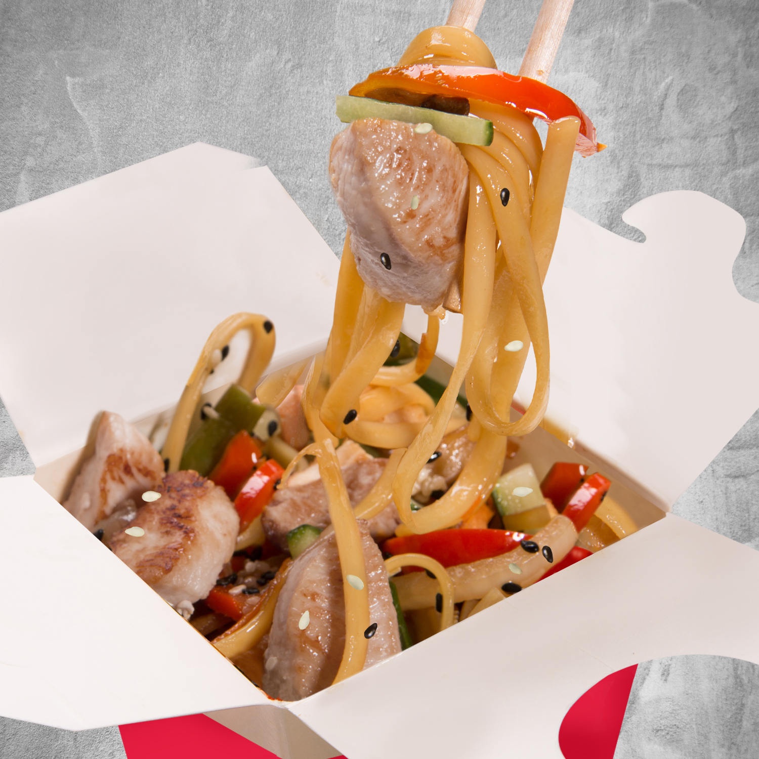 Удон сливочный со свининой