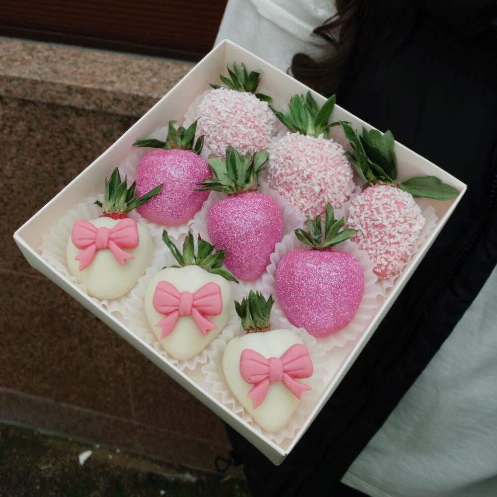 Клубника в шоколаде pink strawberry