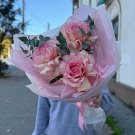 Французские розы с эвкалиптом