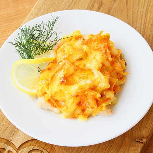 Рыба горбуша под овощами