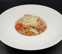 Паста с кальмарами и соусом песто
