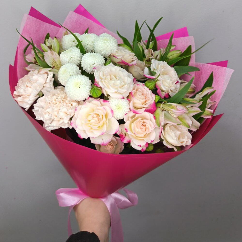 Букет с кустовыми розами