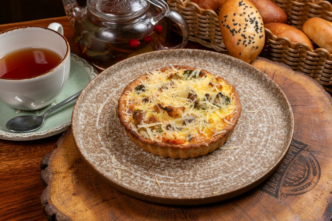 Киш с говядиной