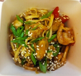 WOK соба с морепродуктами