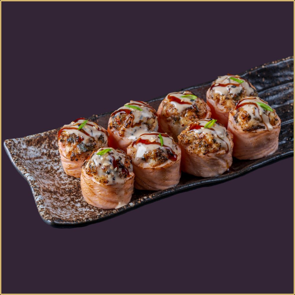 Ролл Угорь в лососе опаленный