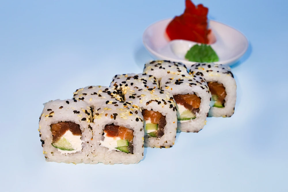 Ролл Магуро сяке