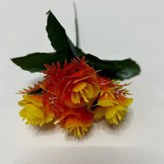 Искусственные розы пластик