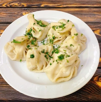 Хинкали вареные с говядиной и свининой