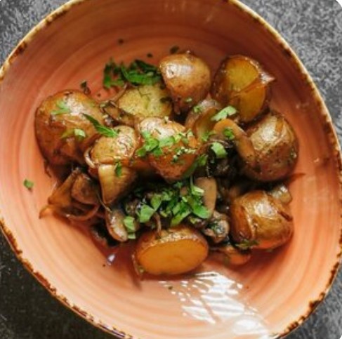 Картофель жареный с луком и грибами