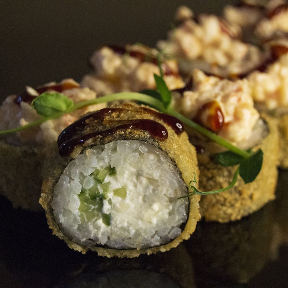 Жареная сборка с креветкой 4 шт