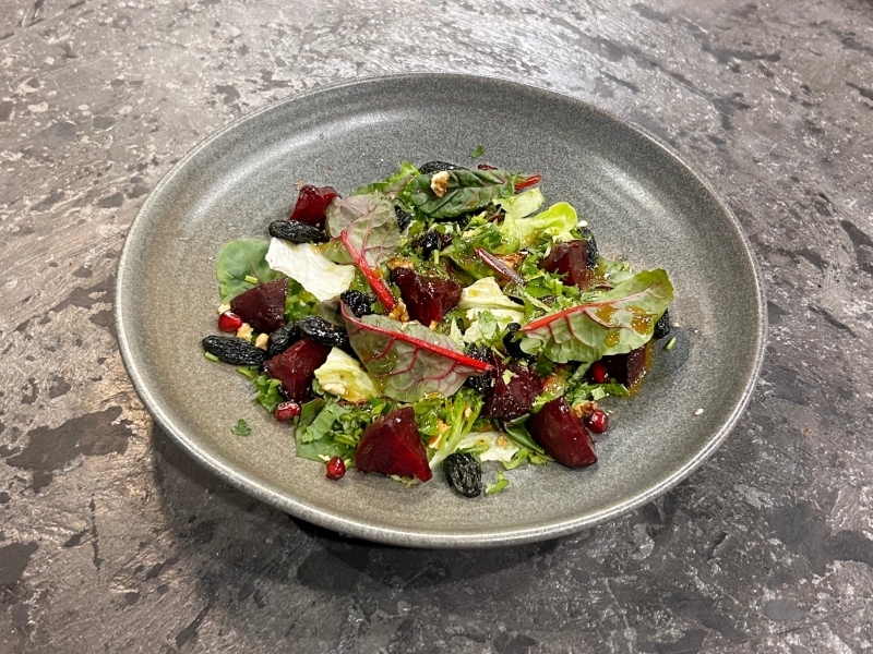 Салат с печеной свеклой