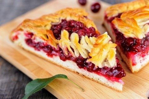 Пирог постный с брусникой 0.5 кг