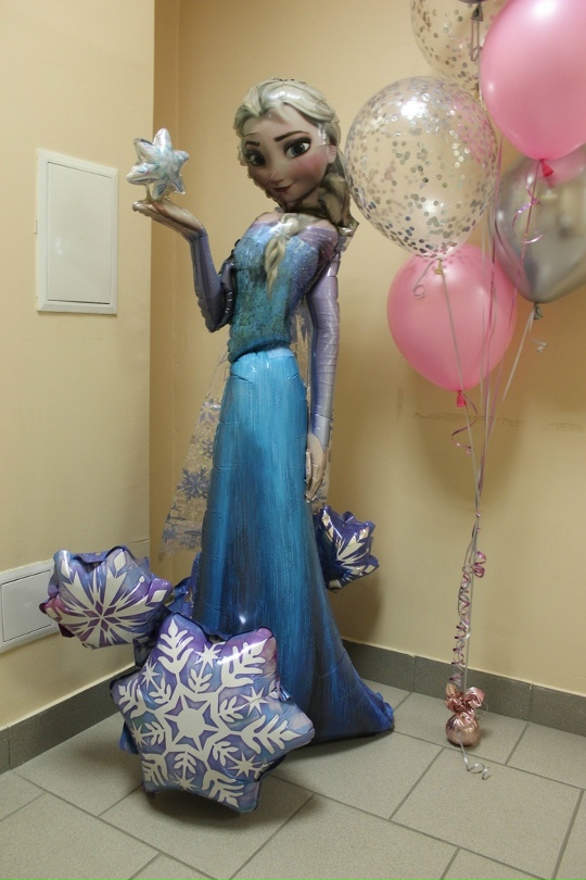 Ходячая фигура Эльза