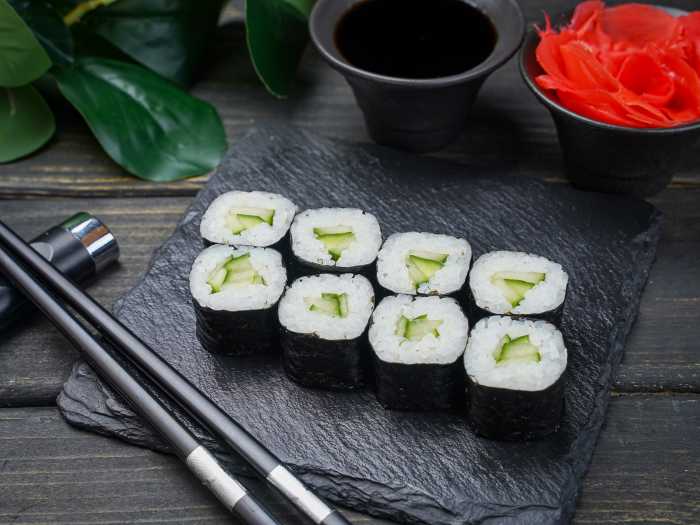 Ролл с огурцом