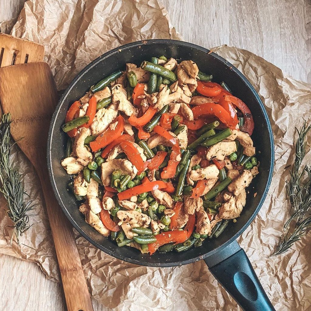 ЧИКЕН СПАГЕТТИ С КУРИЦЕЙ ПО-АЗИАТСКИЙ