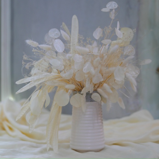 Композиция в белых оттенках