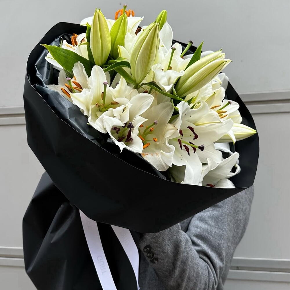 Лилии букет стильное оформление