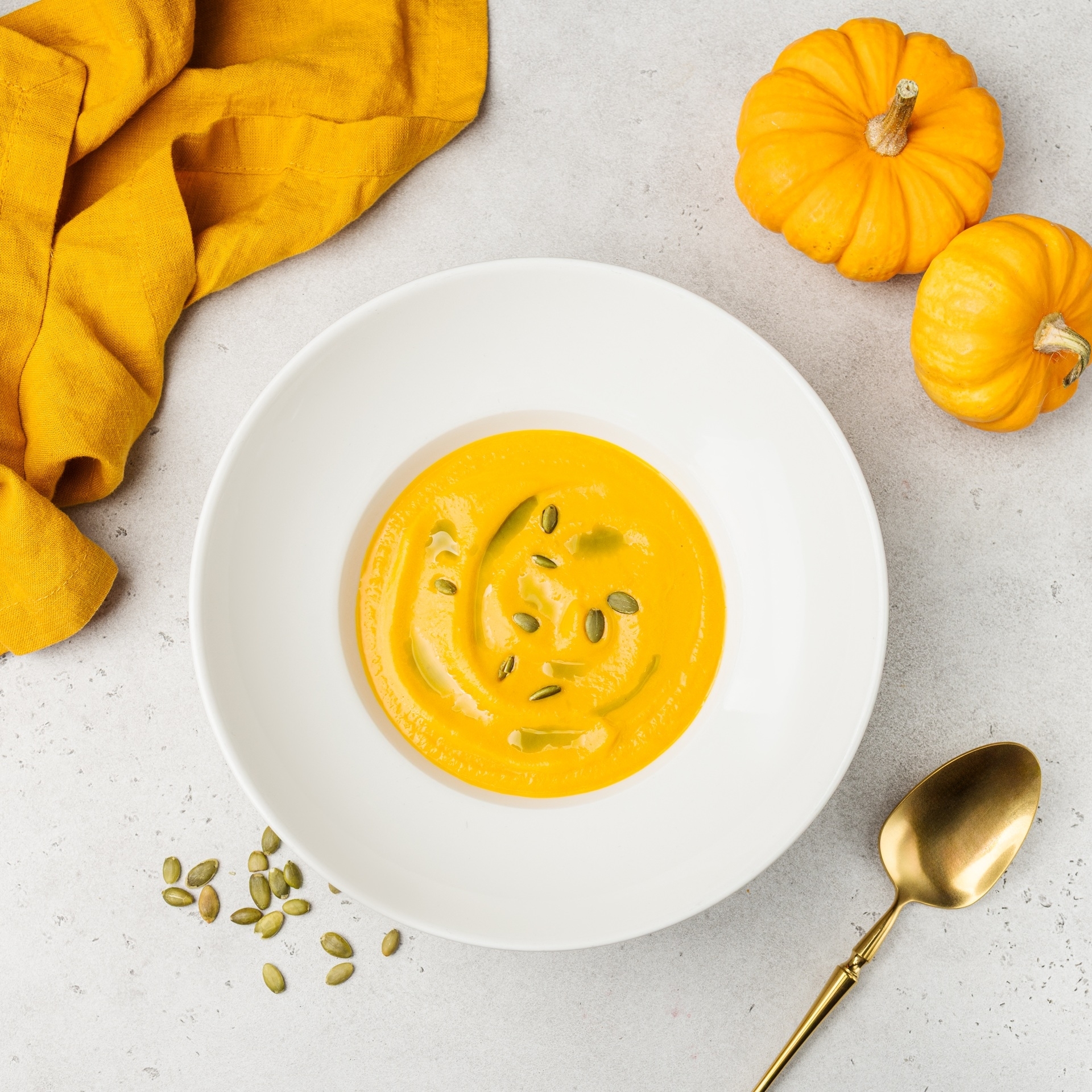 Тыквенный крем-суп с тыквенными семечками