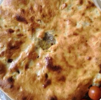 Пирог осетинский с сыром и говядиной