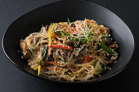 Фунчоза с курицей и овощами