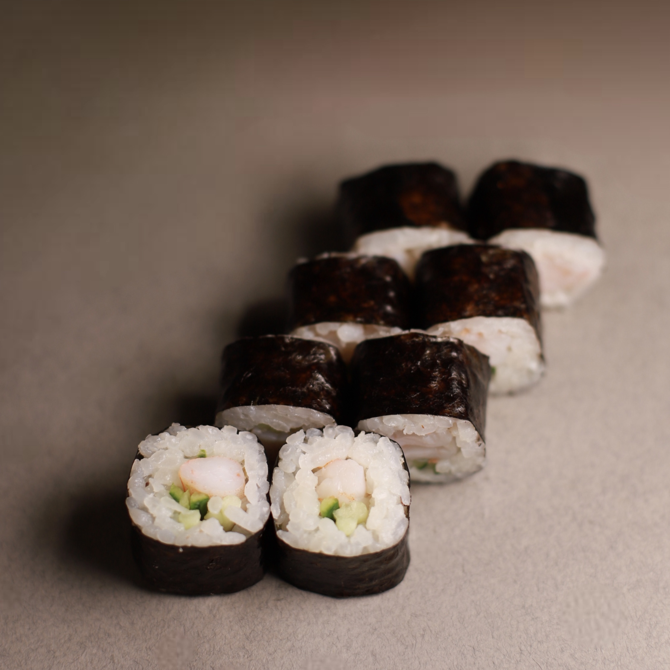 Ролл с креветкой