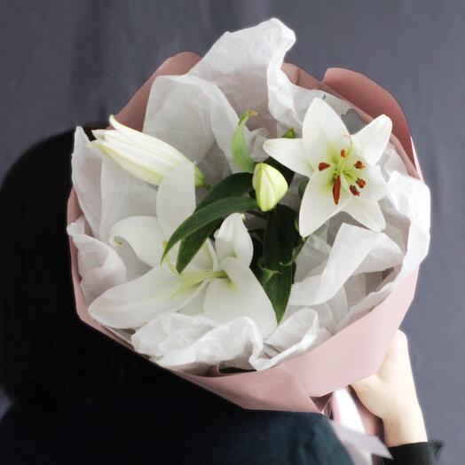 Белая лилия в авторской упаковке
