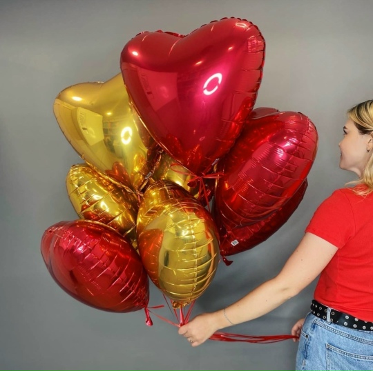 9 фольгированных сердец