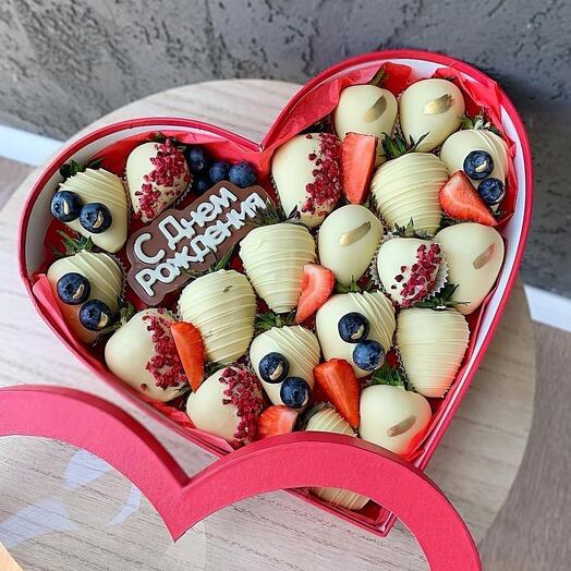 Клубника в шоколаде голубика посыпки сердце