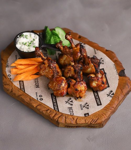 Куриные крылья шрирача