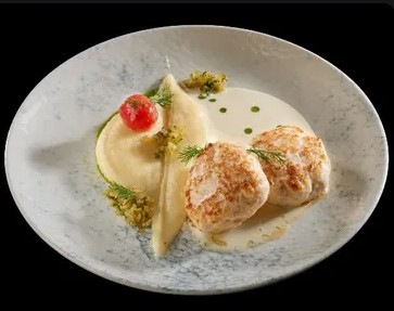 Куриные котлетки, картофельное пюре, сырный соус