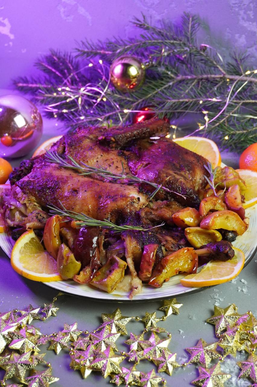 Запечённая утка с яблоками и апельсинами