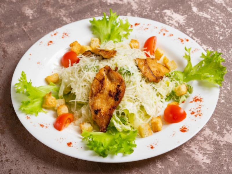 Цезарь с курицей