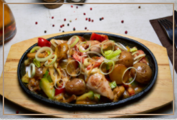 СКОВОРОДКА С КУРИЦЕЙ В СЛИВОЧНОМ СОУСЕ