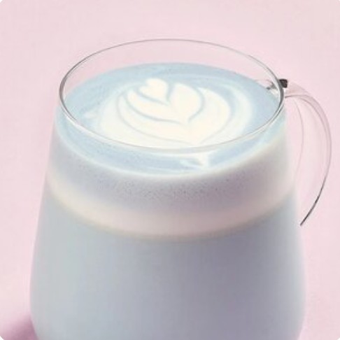 Голубая матча Черника-ваниль на безлактозном молоке