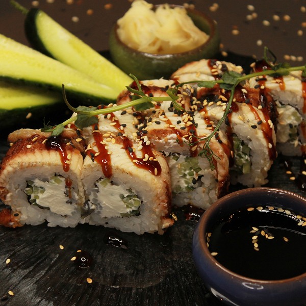 Ролл Филадельфия с угрем