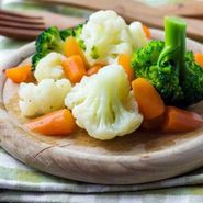 Фрикадельки из курицы с овощами