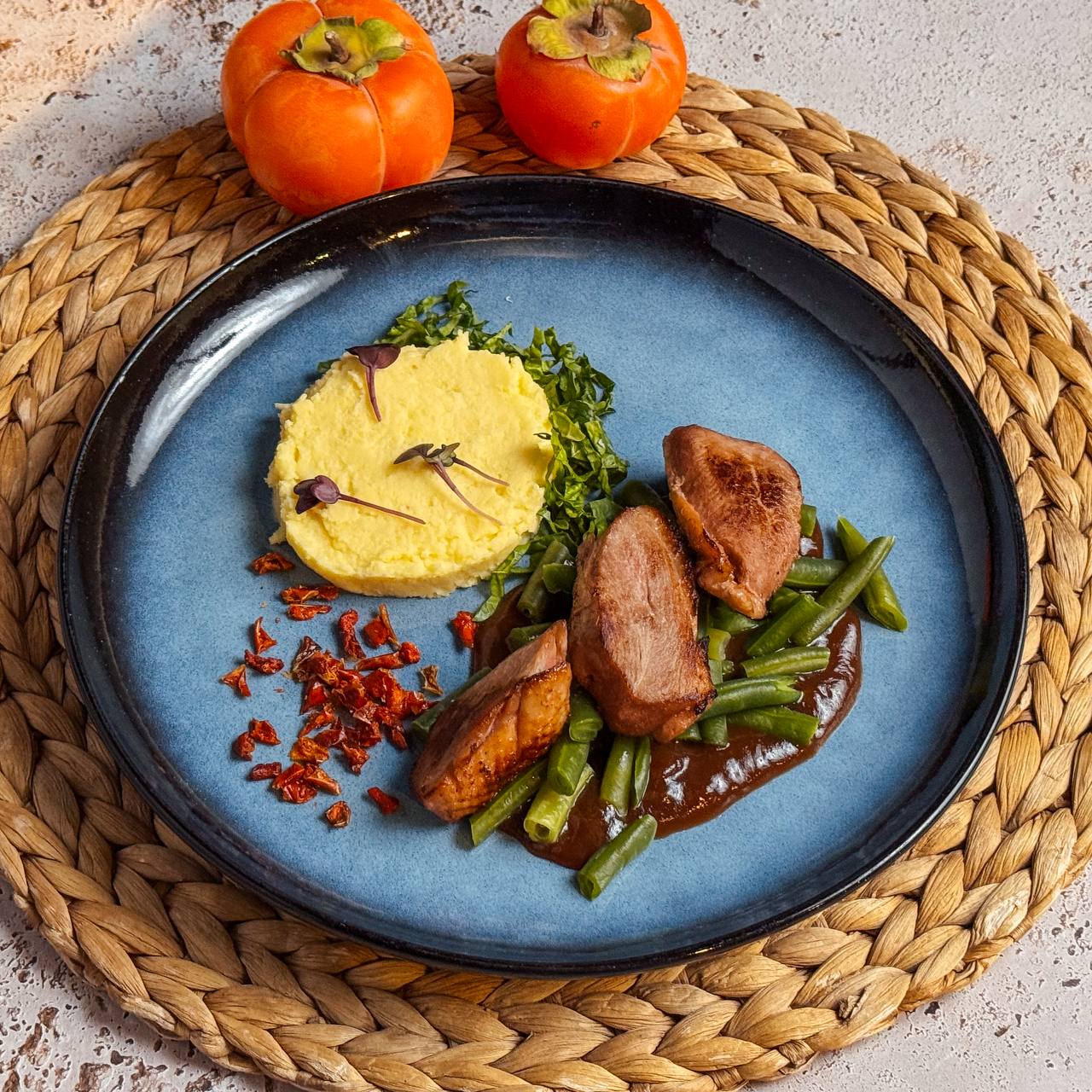 Филе утки с картофельным пюре