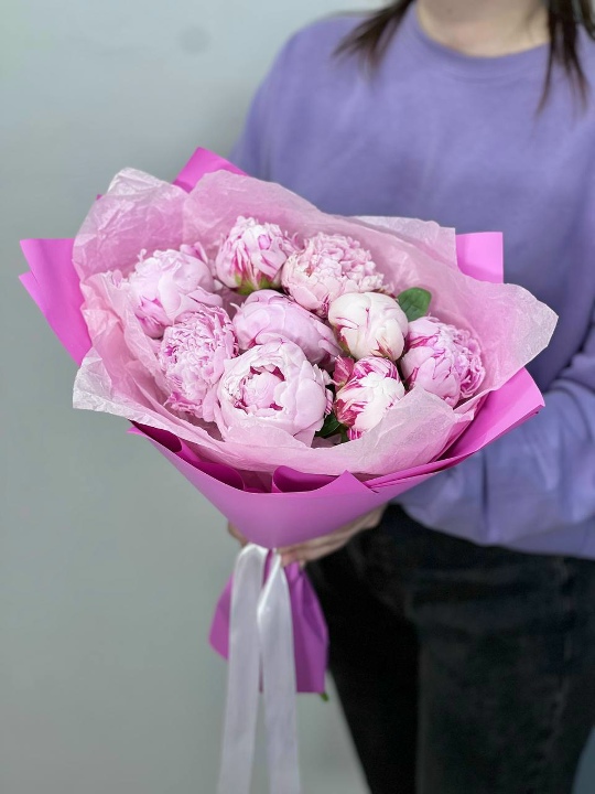 9 пионов Сара Бернар