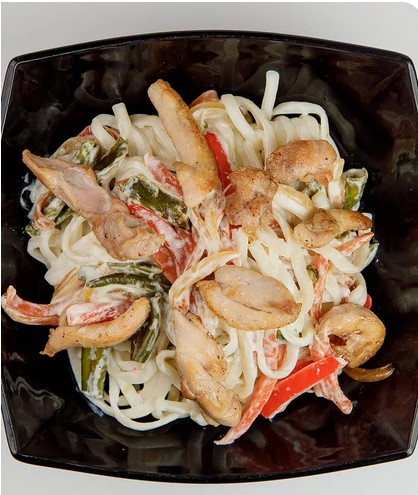 Лапша с курицей в сливках