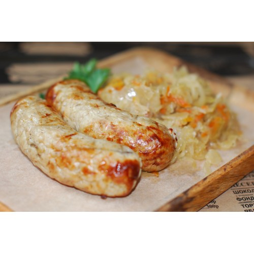 Кроличьи колбаски с тушеной капустой