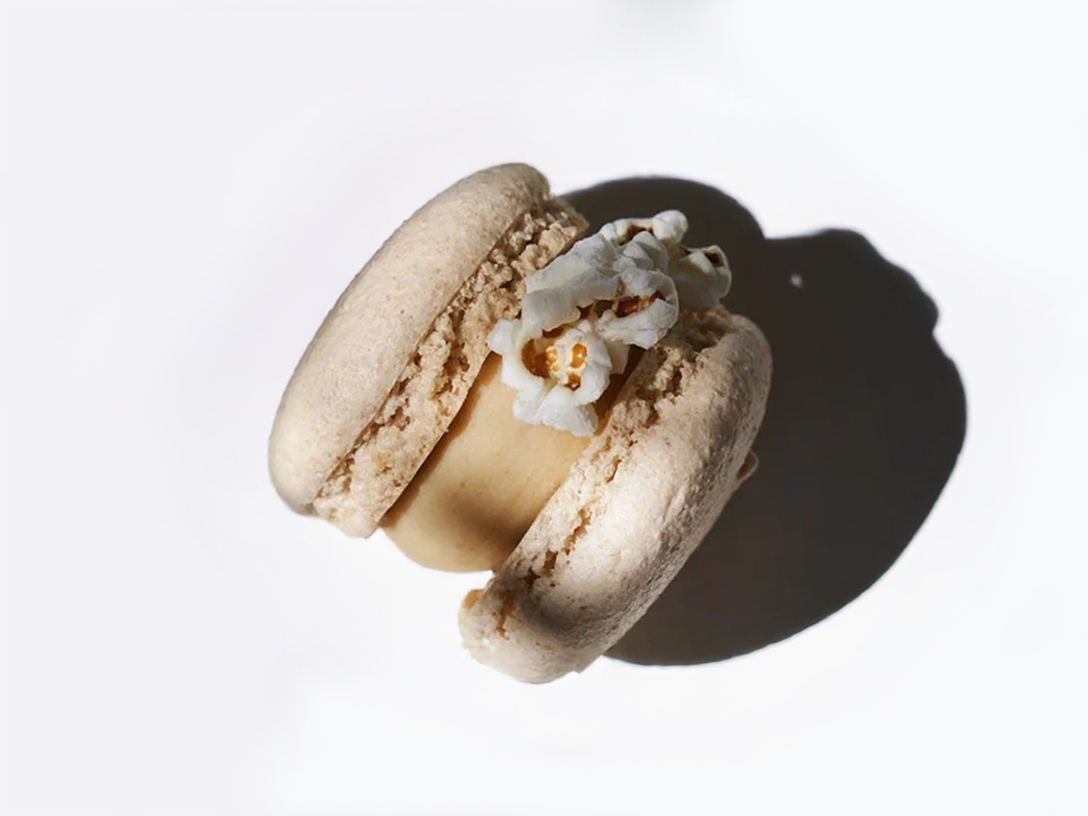 Макарон Попкорн-карамель Mini