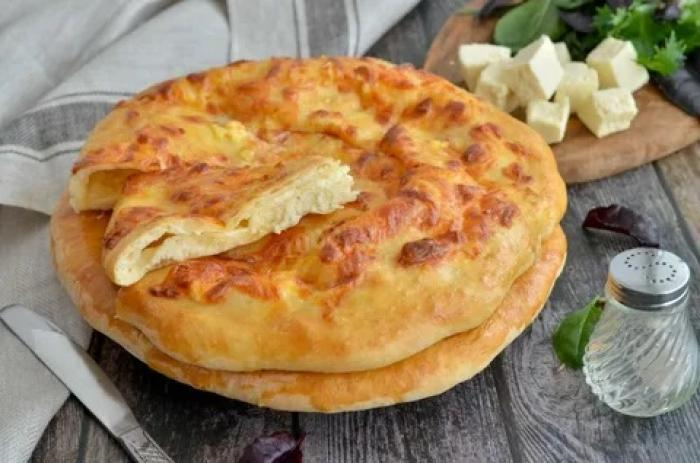 Хачапури с сыром, картошкой и грибами