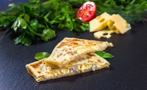 Блин с курицей и сыром