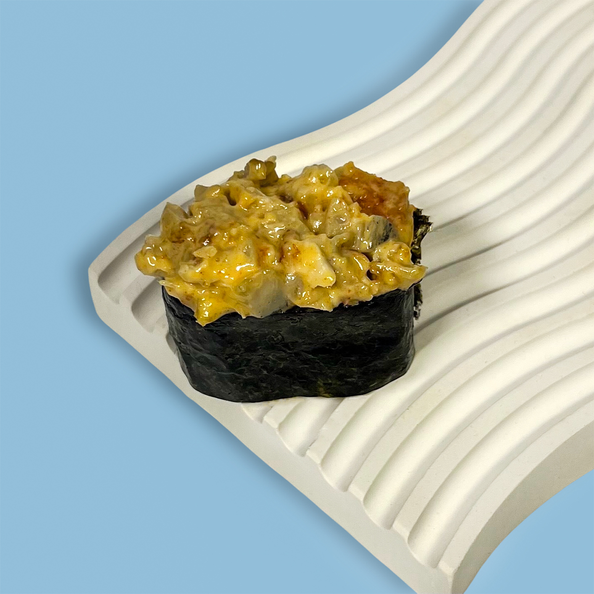 Гункан с угрем и омлетом