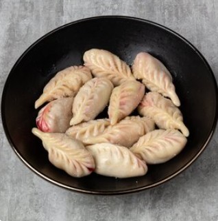 Вареники с чёрной смородиной