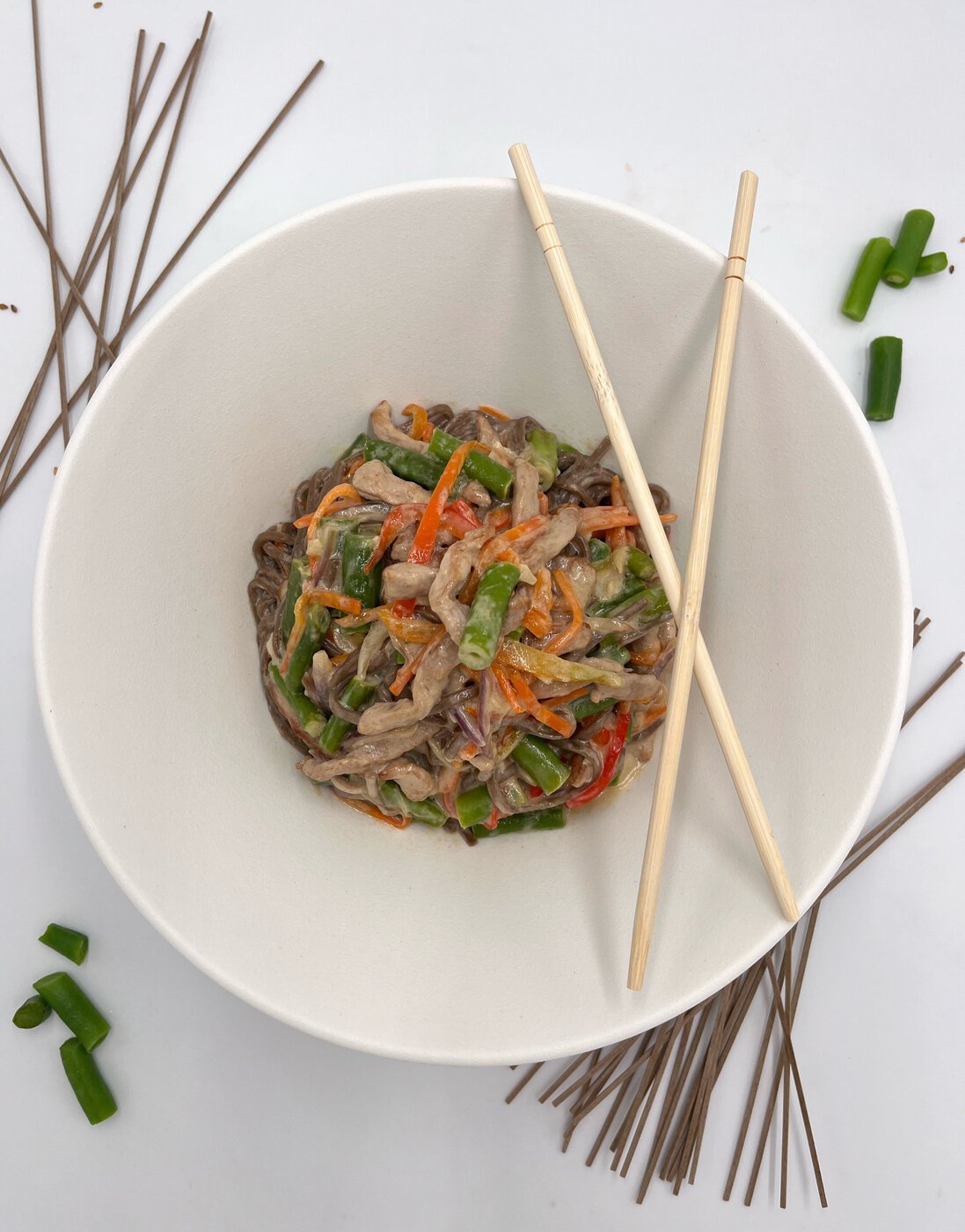 WOK Соба со свининой в сливочно-чесночн