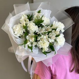 Альстромерии с диантусами white