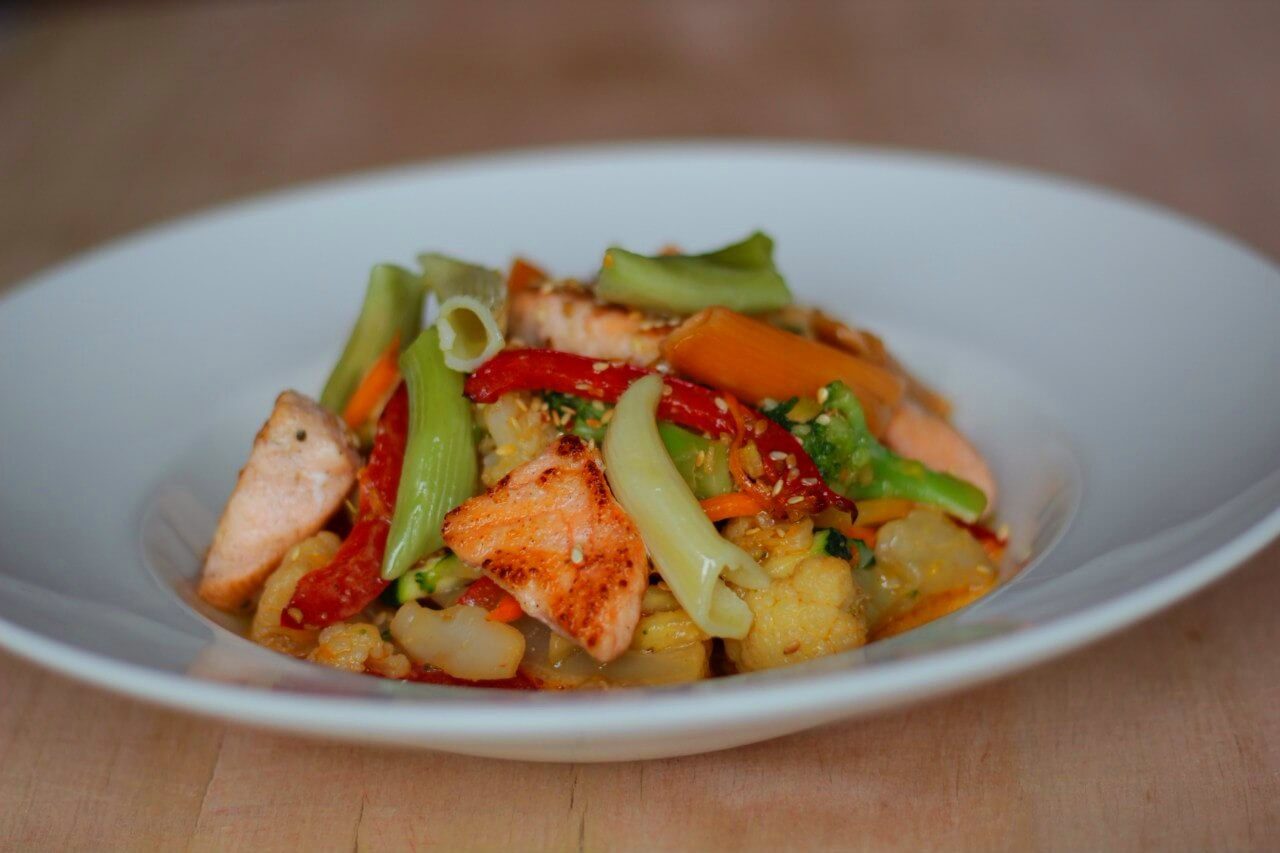 WOK ЛОСОСЬ, ОВОЩИ, ПЕННЕ